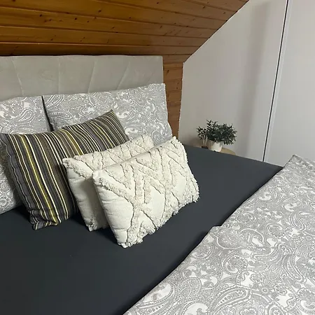 Apartman Blick Auf Den Rhein Kestert
